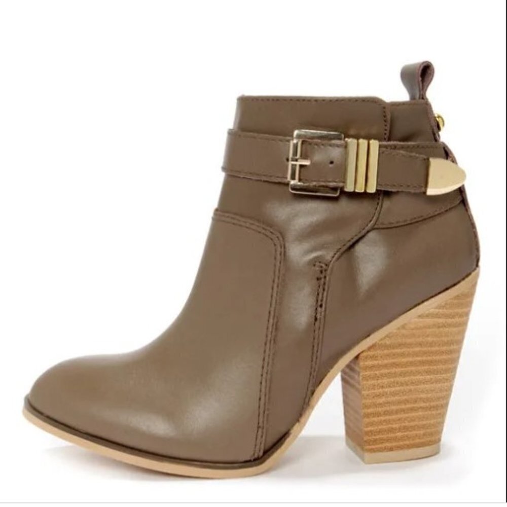 Report Osprey Taupe Belted High Heel Ankle Boots 9